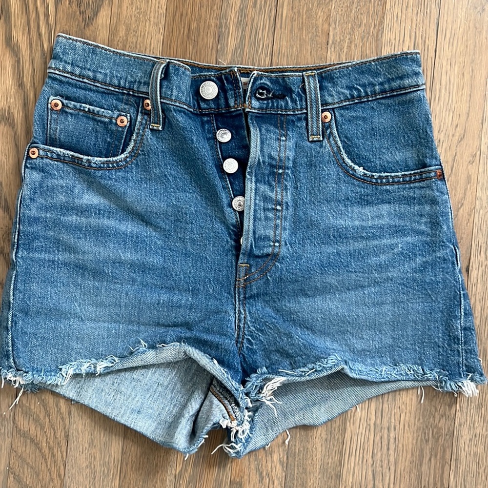 Levi’s Ribcage Short size 26